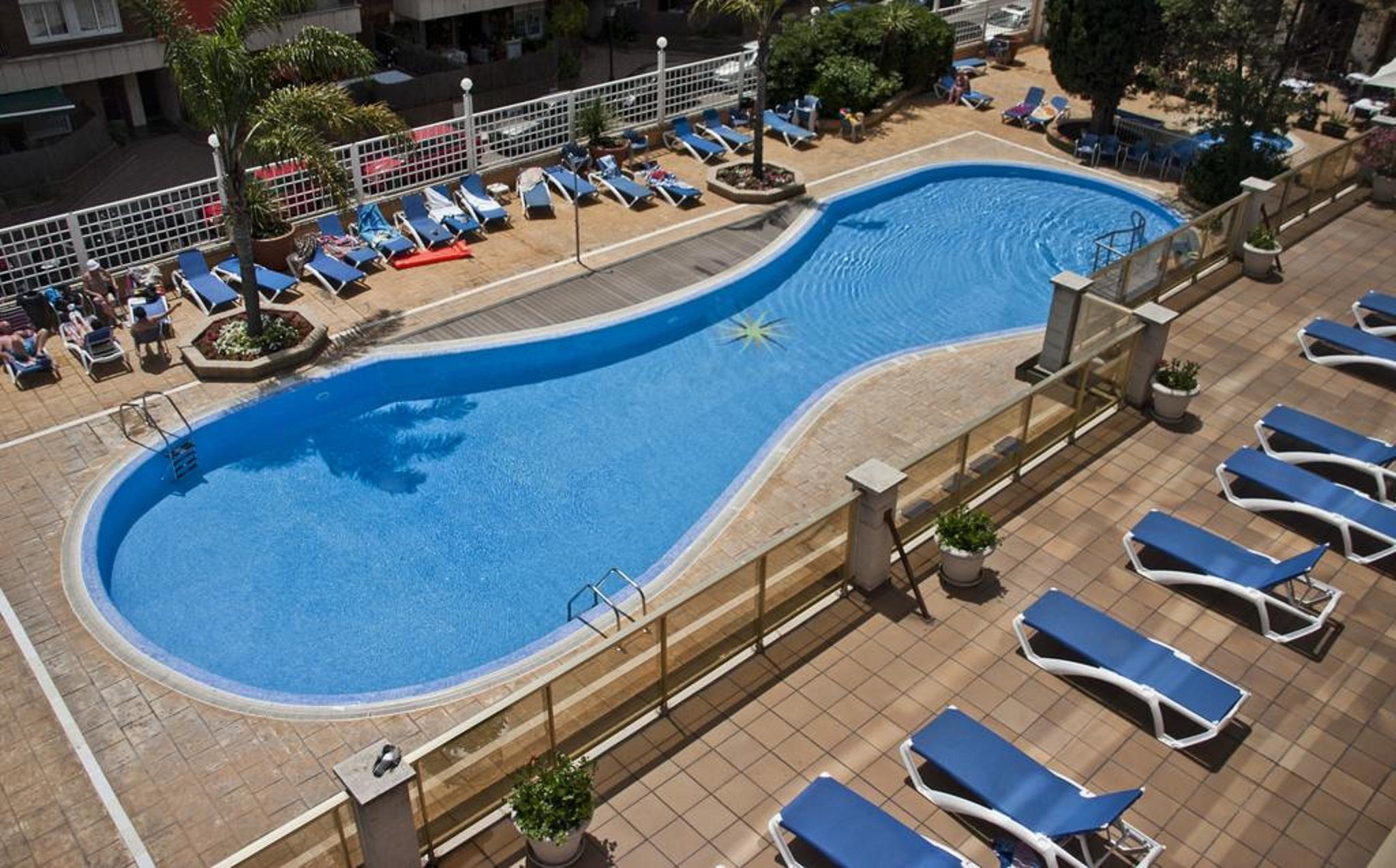 Hotel Bon Repos カレーリャ エクステリア 写真