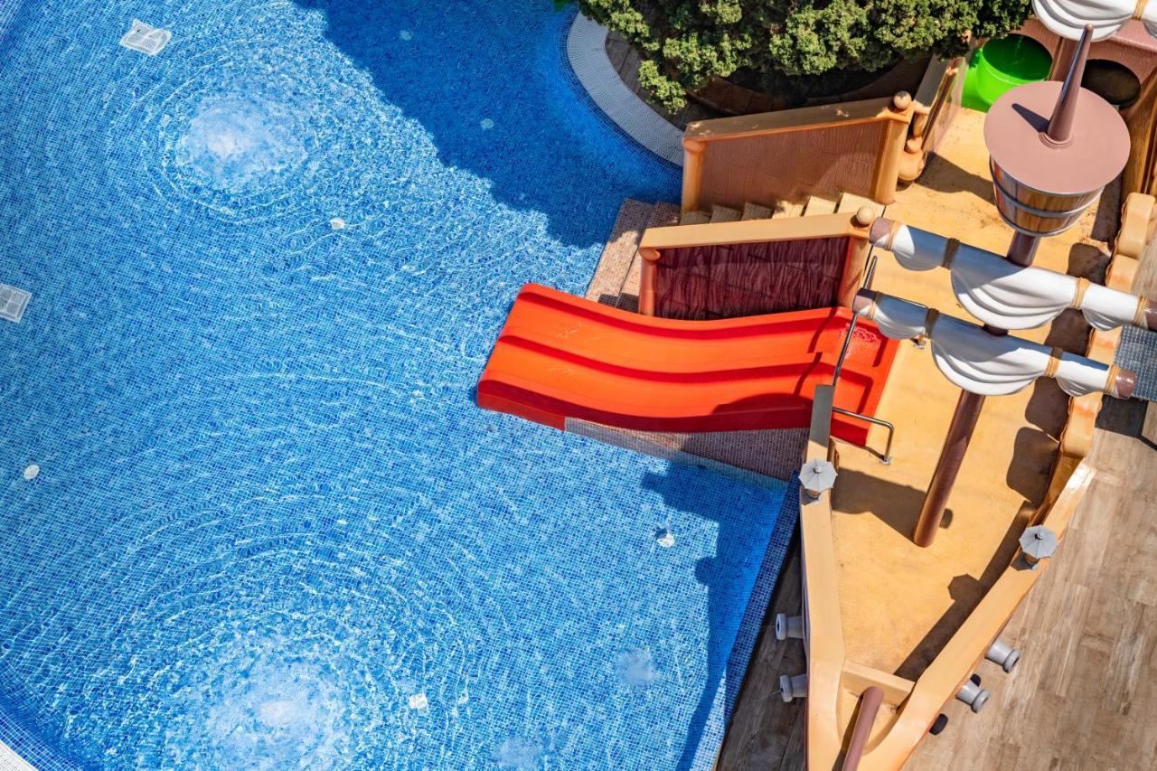 Hotel Bon Repos カレーリャ エクステリア 写真