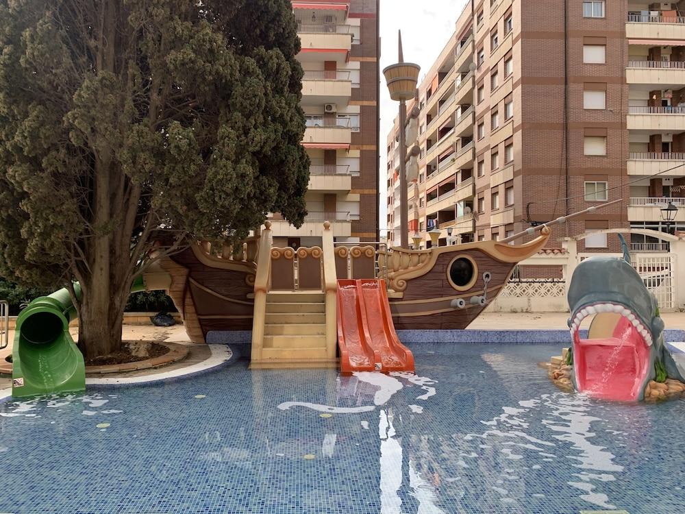 Hotel Bon Repos カレーリャ エクステリア 写真